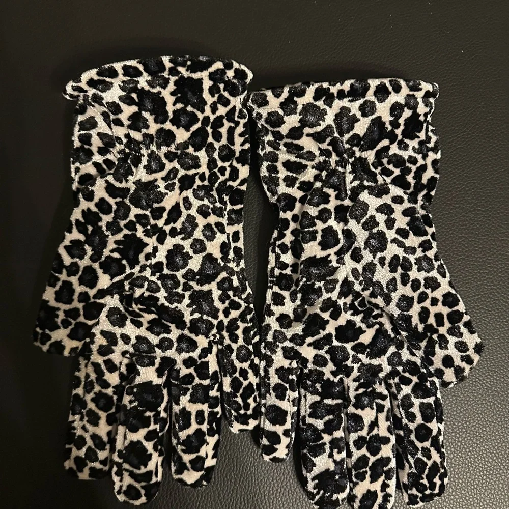 3M Thinsulate Black/White/Grey Patterned Gloves - Picture 2 of 5